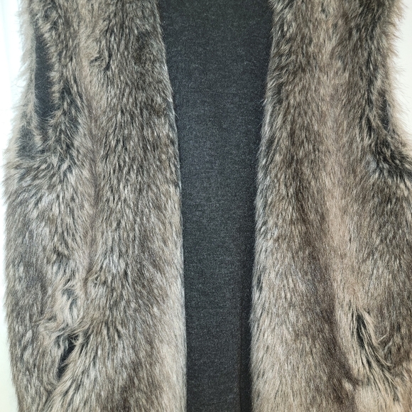 ZARA FAUX FUR LONG VEST SIZE M WITH POCKETS - Picture 9 of 11